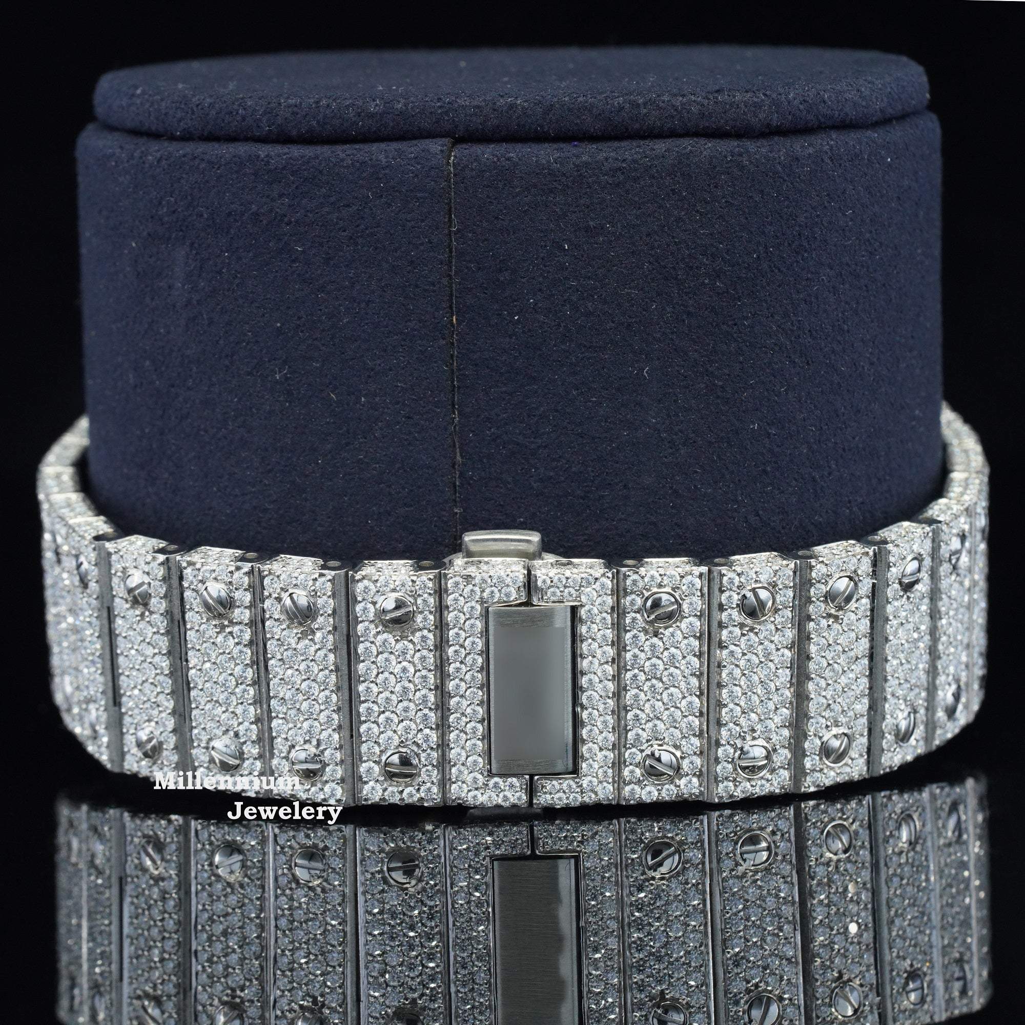 https://cdn.shopify.com/s/files/1/0571/2825/5601/files/4_2d305fcd-5754-4651-af99-b8ecf772504d.jpg?v=1735031712