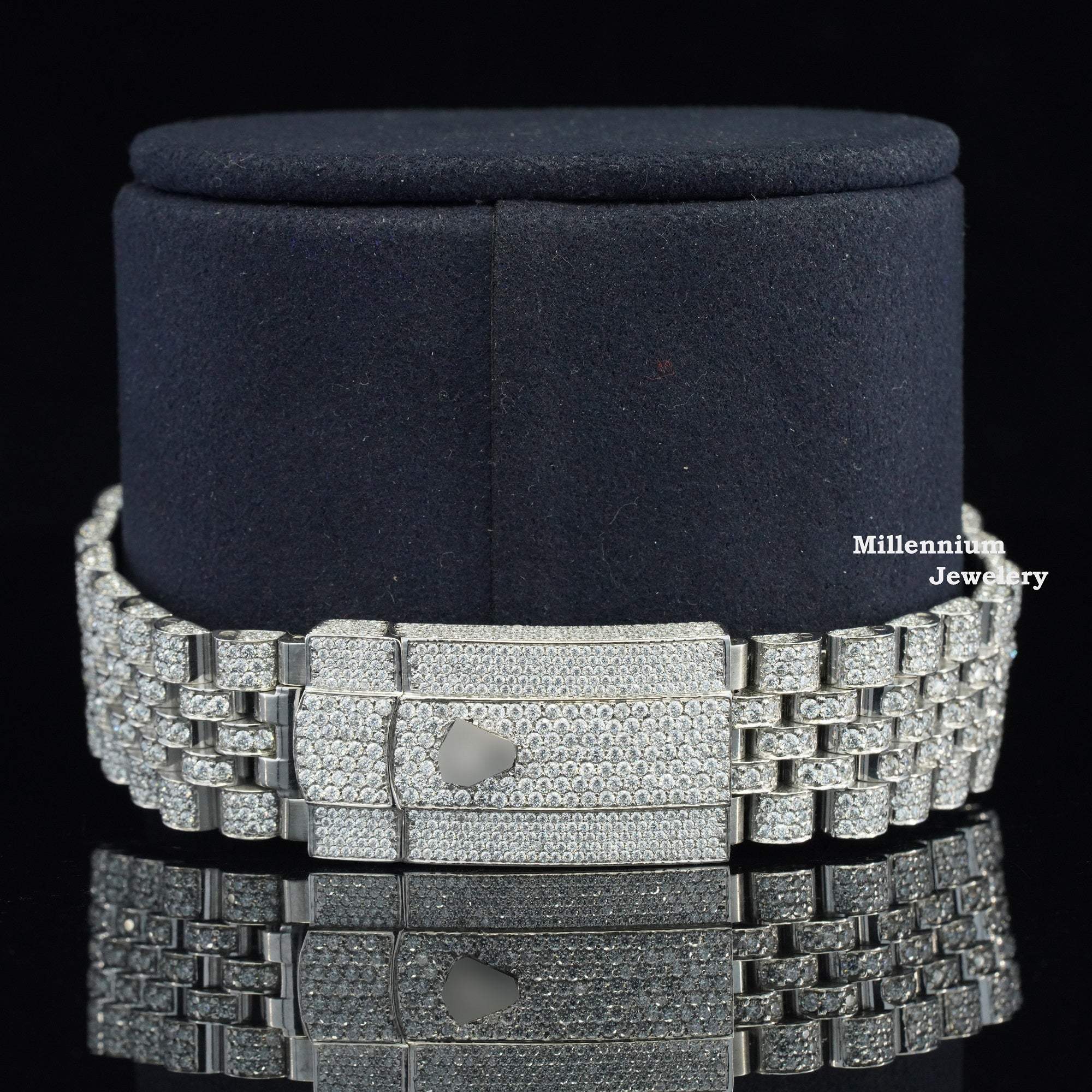 https://cdn.shopify.com/s/files/1/0571/2825/5601/files/4_35285a9f-dc87-4deb-9ab8-fe6b364f272b.jpg?v=1735031600