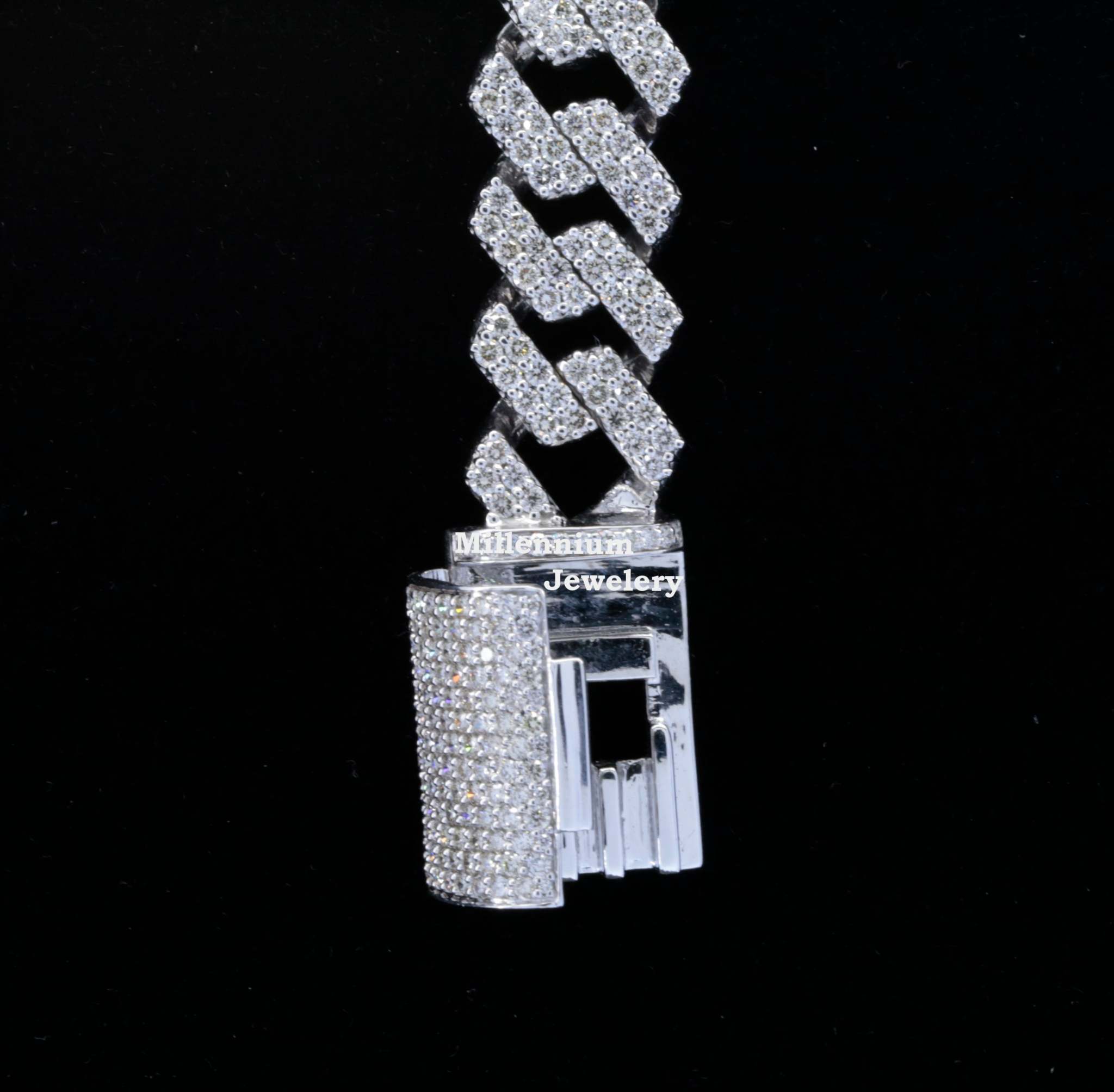 https://cdn.shopify.com/s/files/1/0571/2825/5601/files/4_9743e468-1f47-4466-859d-dbe0327ff9c1.jpg?v=1720242558