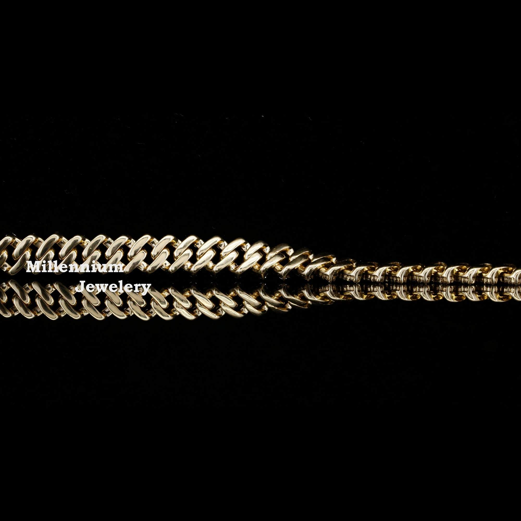 https://cdn.shopify.com/s/files/1/0571/2825/5601/files/4_df674c9d-cfe9-48df-9af2-25c700676106.jpg?v=1746443357