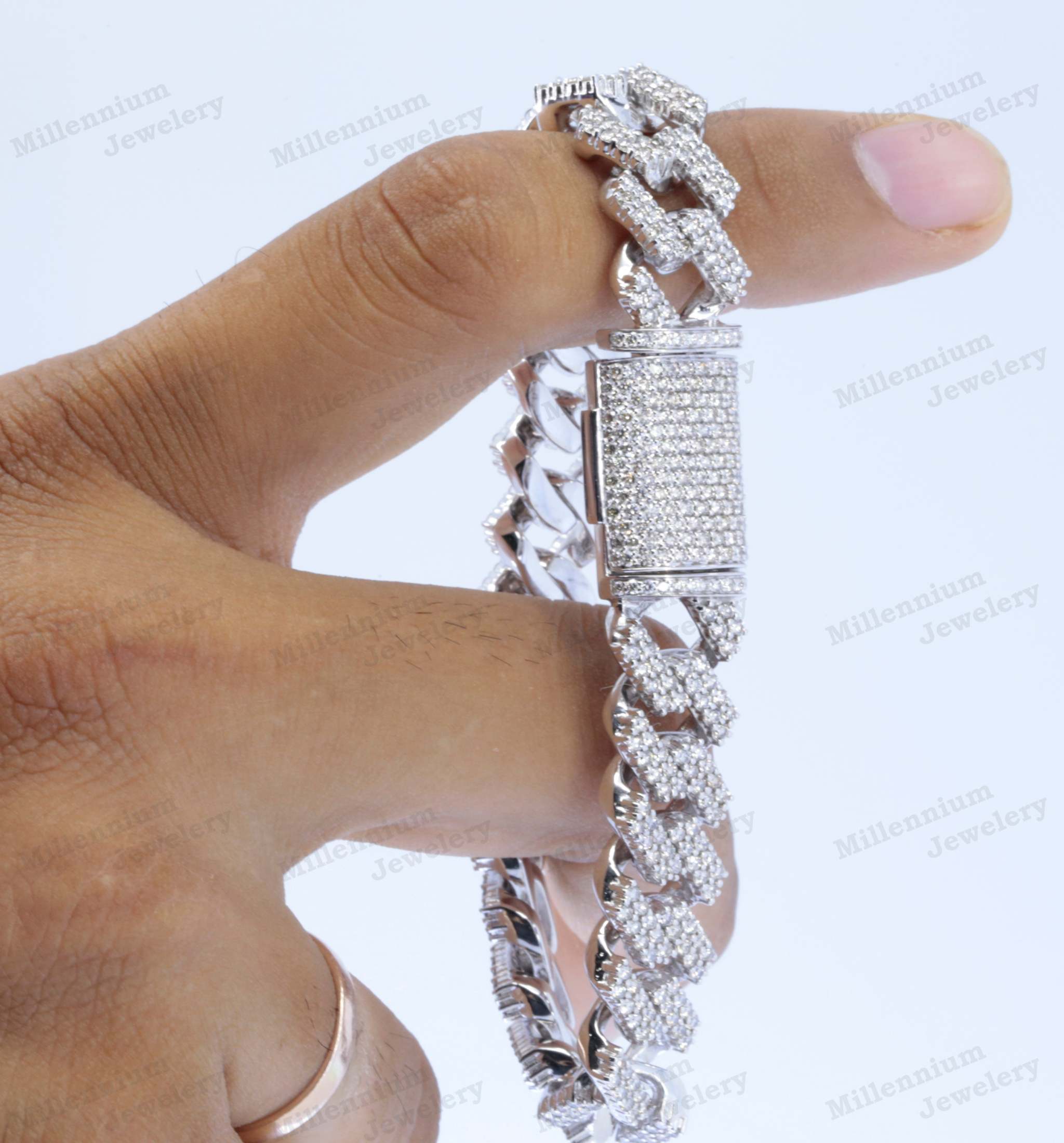 https://cdn.shopify.com/s/files/1/0571/2825/5601/files/5_bc8e1fa2-5d04-4ba8-9aa8-4c8f265f1688.jpg?v=1720242569