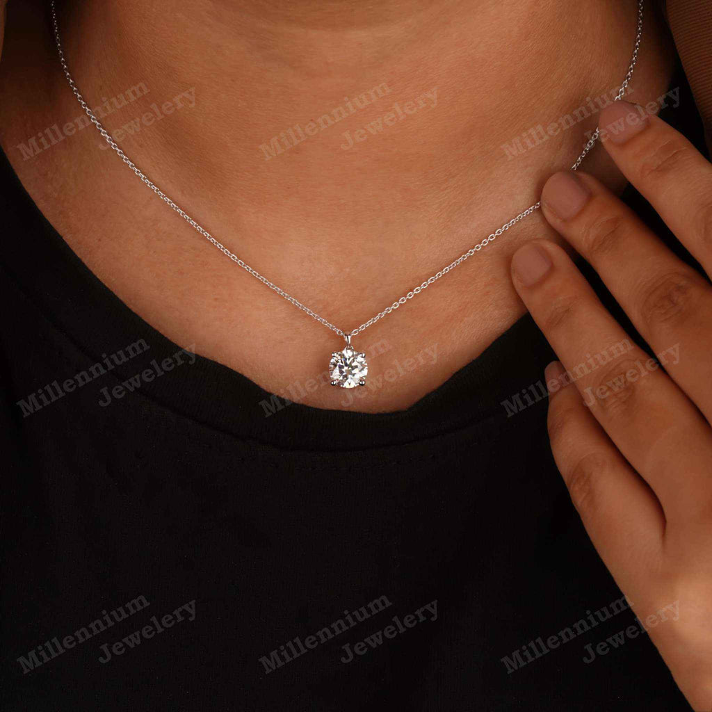 https://cdn.shopify.com/s/files/1/0571/2825/5601/files/8MM_1.75Carat_-02_99fceac9-2fa5-4a3c-934c-0ee5580a04b6.jpg?v=1735716725