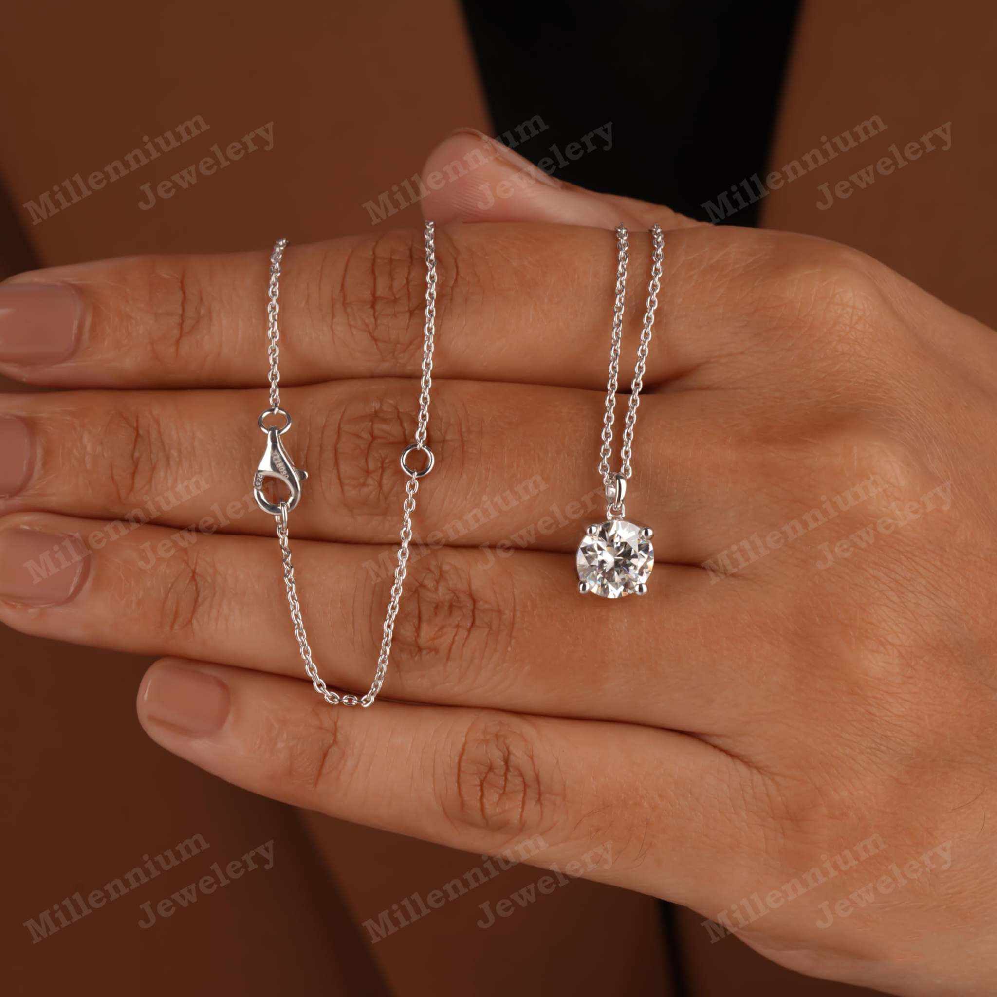 https://cdn.shopify.com/s/files/1/0571/2825/5601/files/8MM_1.75Carat_-06_13789cfa-023f-45f9-89a6-925cfb4cafcb.jpg?v=1735716724