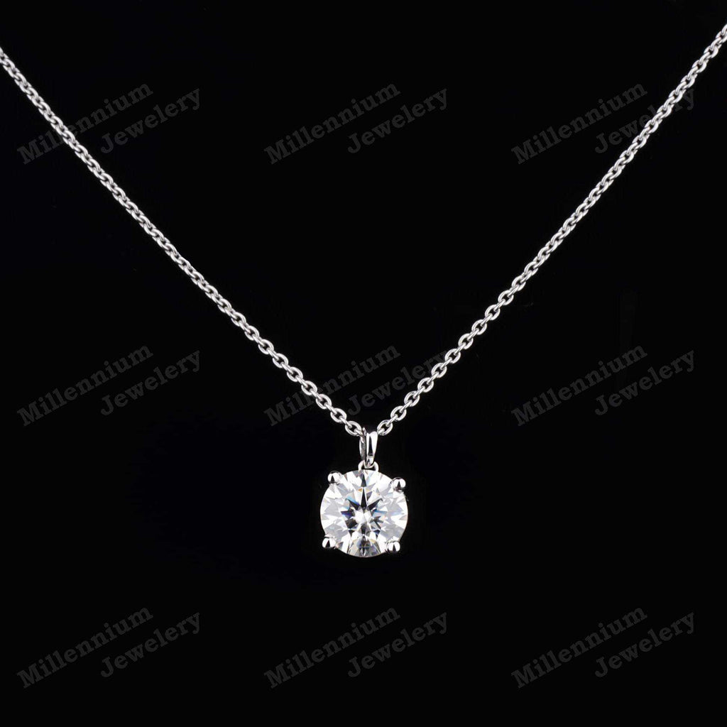 https://cdn.shopify.com/s/files/1/0571/2825/5601/files/8MM_1.75Carat_-07_e6c92b75-e130-4231-829c-3759f4ac0e7c.jpg?v=1735716729