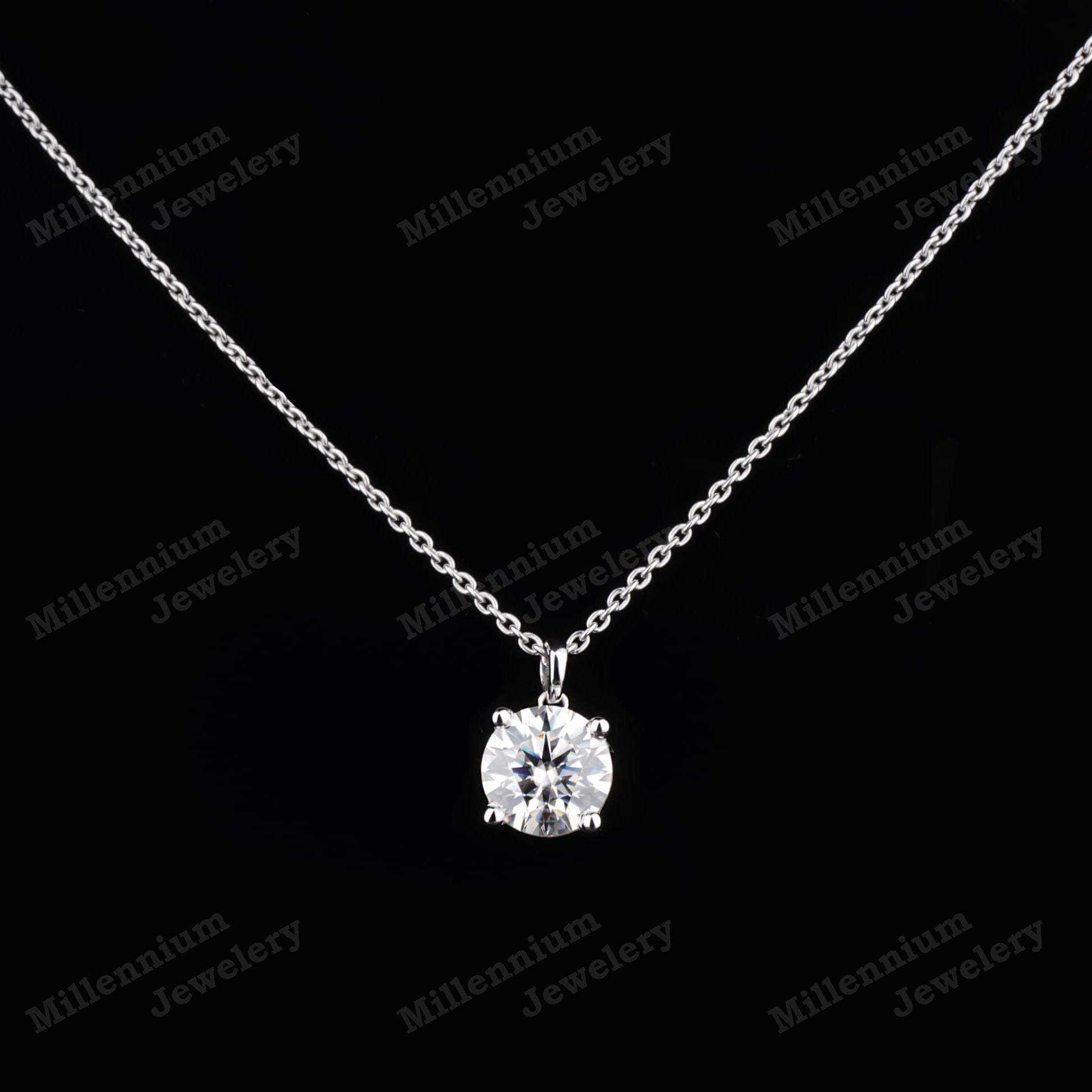 https://cdn.shopify.com/s/files/1/0571/2825/5601/files/8MM_1.75Carat_-07_e6c92b75-e130-4231-829c-3759f4ac0e7c.jpg?v=1735716729
