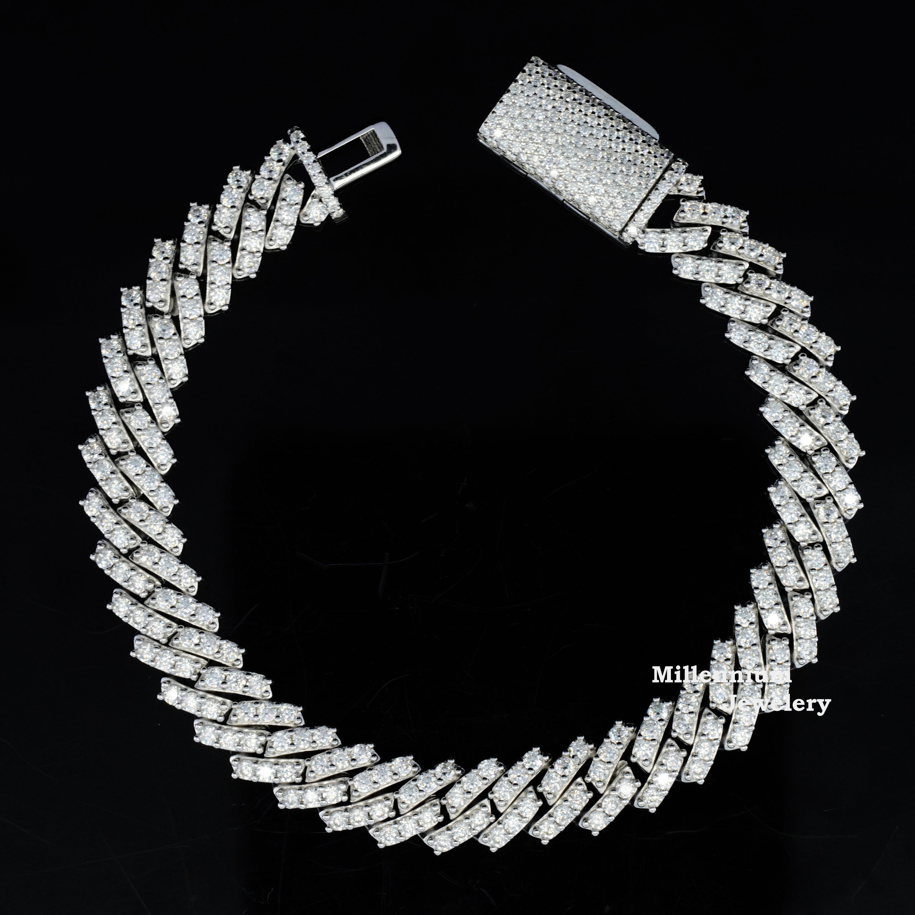 https://cdn.shopify.com/s/files/1/0571/2825/5601/files/DSC00647_a40b55db-e8e9-48ad-ad52-80fc17437f47.jpg?v=1751017028