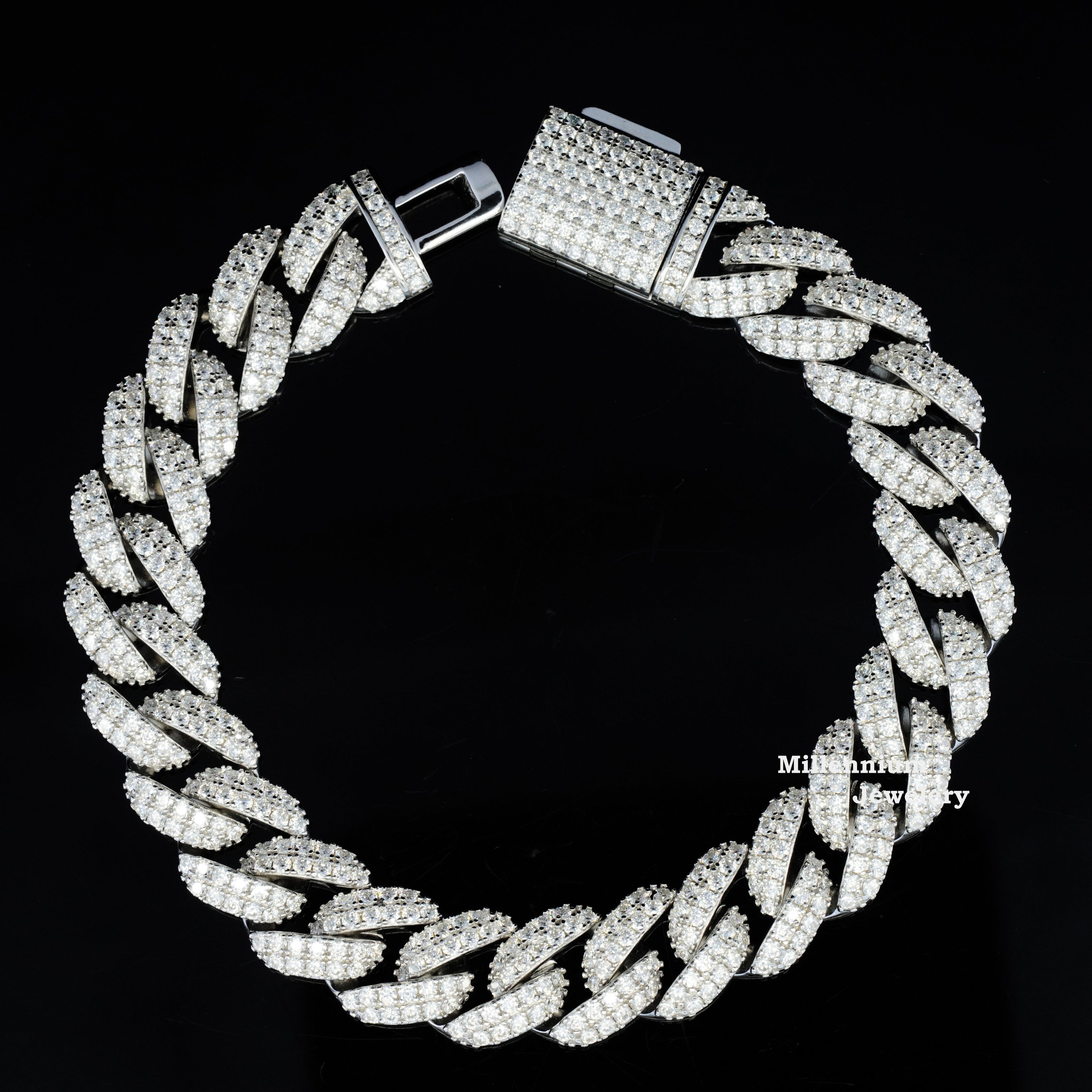 https://cdn.shopify.com/s/files/1/0571/2825/5601/files/DSC00690.jpg?v=1751015446