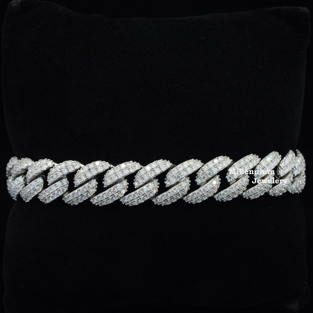 https://cdn.shopify.com/s/files/1/0571/2825/5601/files/DSC00693.jpg?v=1751015446