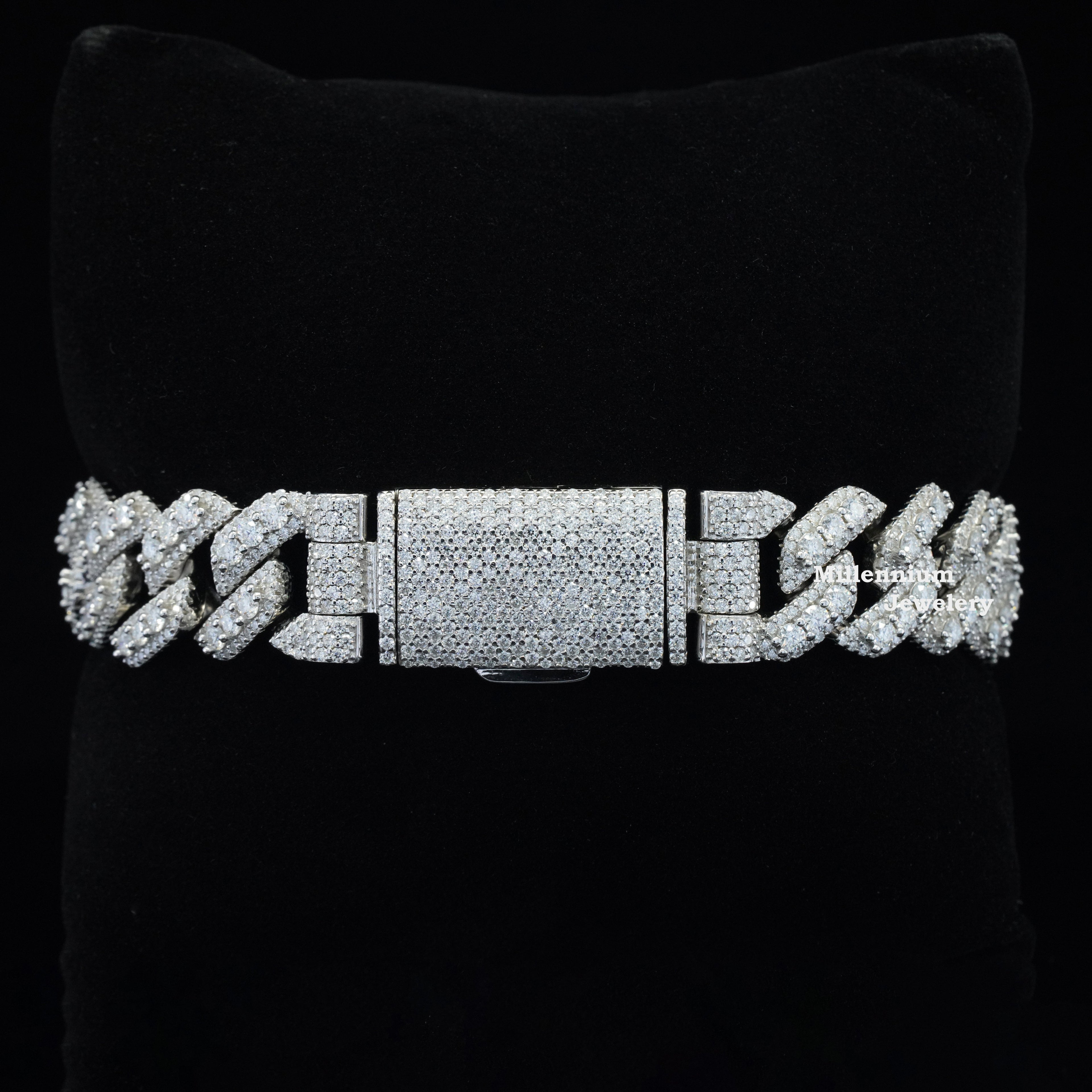 https://cdn.shopify.com/s/files/1/0571/2825/5601/files/DSC00705.jpg?v=1751020145