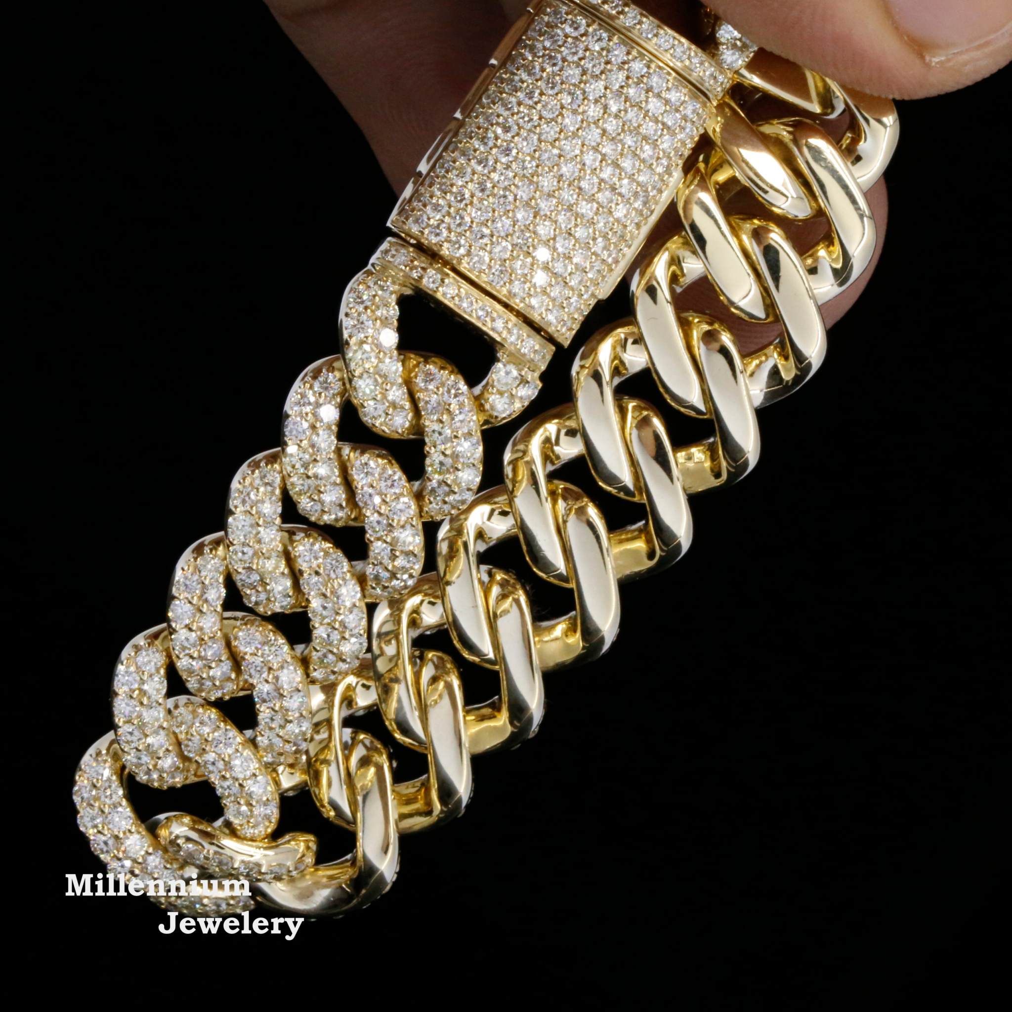 https://cdn.shopify.com/s/files/1/0571/2825/5601/files/MG_0092_5a16f314-7227-4b24-a8e2-41385a0b40ee.jpg?v=1741677969