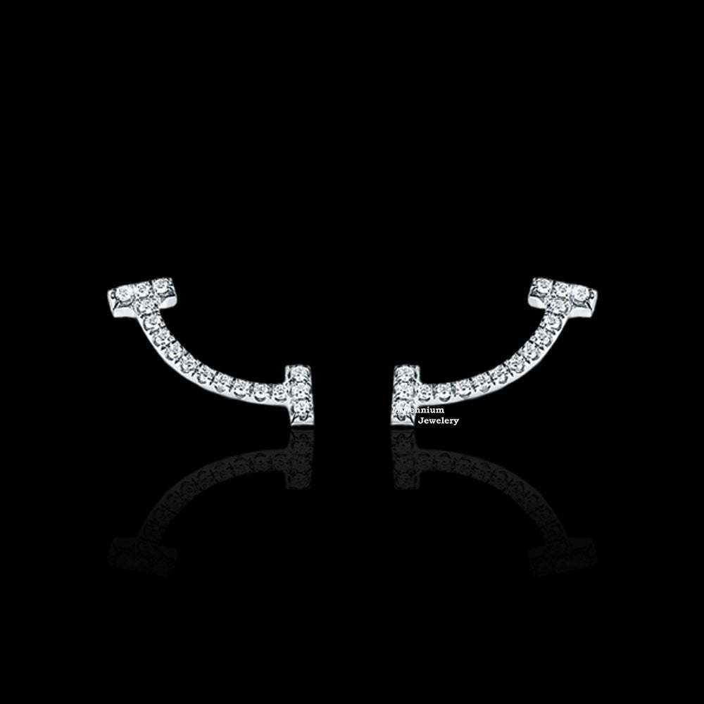 https://cdn.shopify.com/s/files/1/0571/2825/5601/files/MoissaniteEarrings1_73787160-dd97-4db2-80f7-fedbd7346d48.jpg?v=1744794798