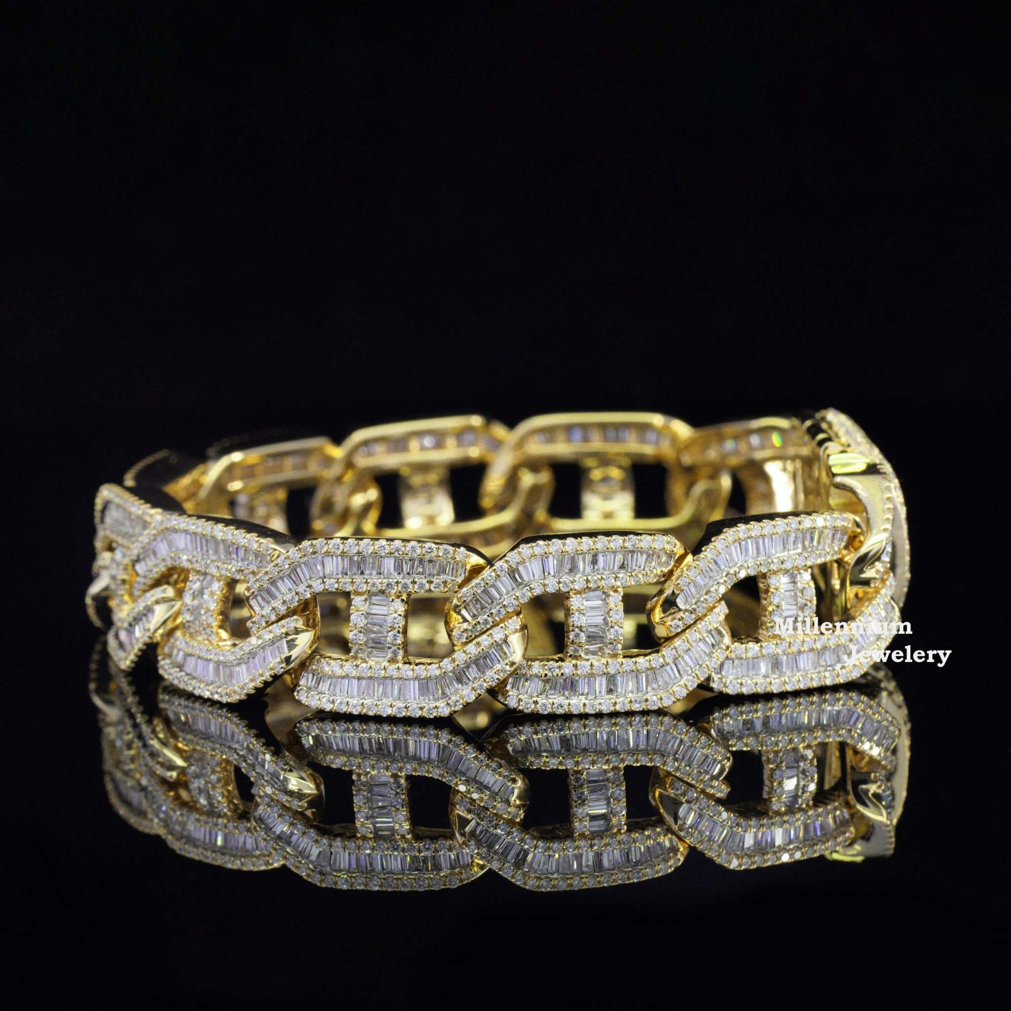 https://cdn.shopify.com/s/files/1/0571/2825/5601/files/YFMB8362_6_copy_316f4a73-dfd9-4d5c-a3ce-eb08243bafe8.jpg?v=1741675693