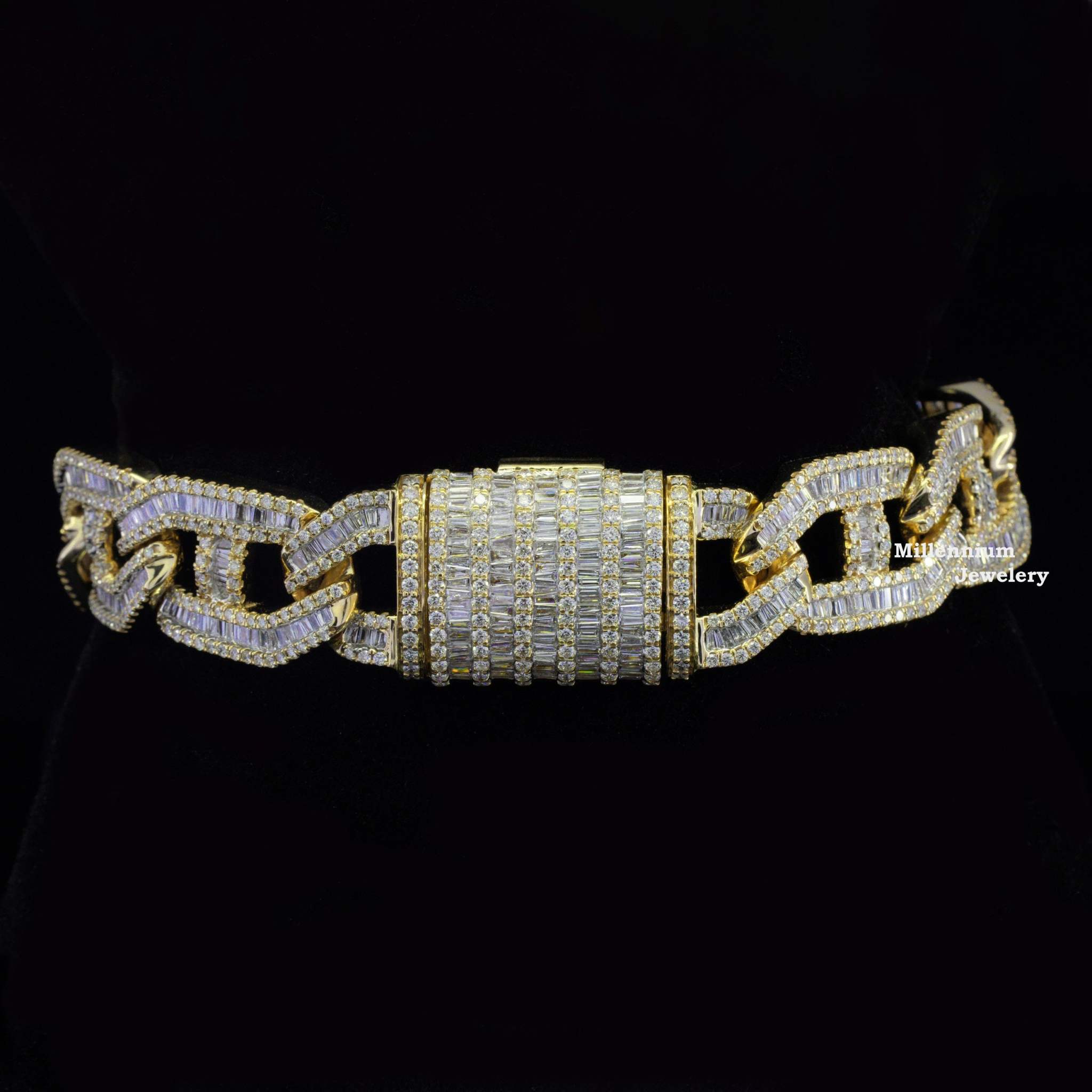 https://cdn.shopify.com/s/files/1/0571/2825/5601/files/YFMB8362_8_copy_e5e30913-5ffe-4265-84fc-7d179cbcf783.jpg?v=1746439999
