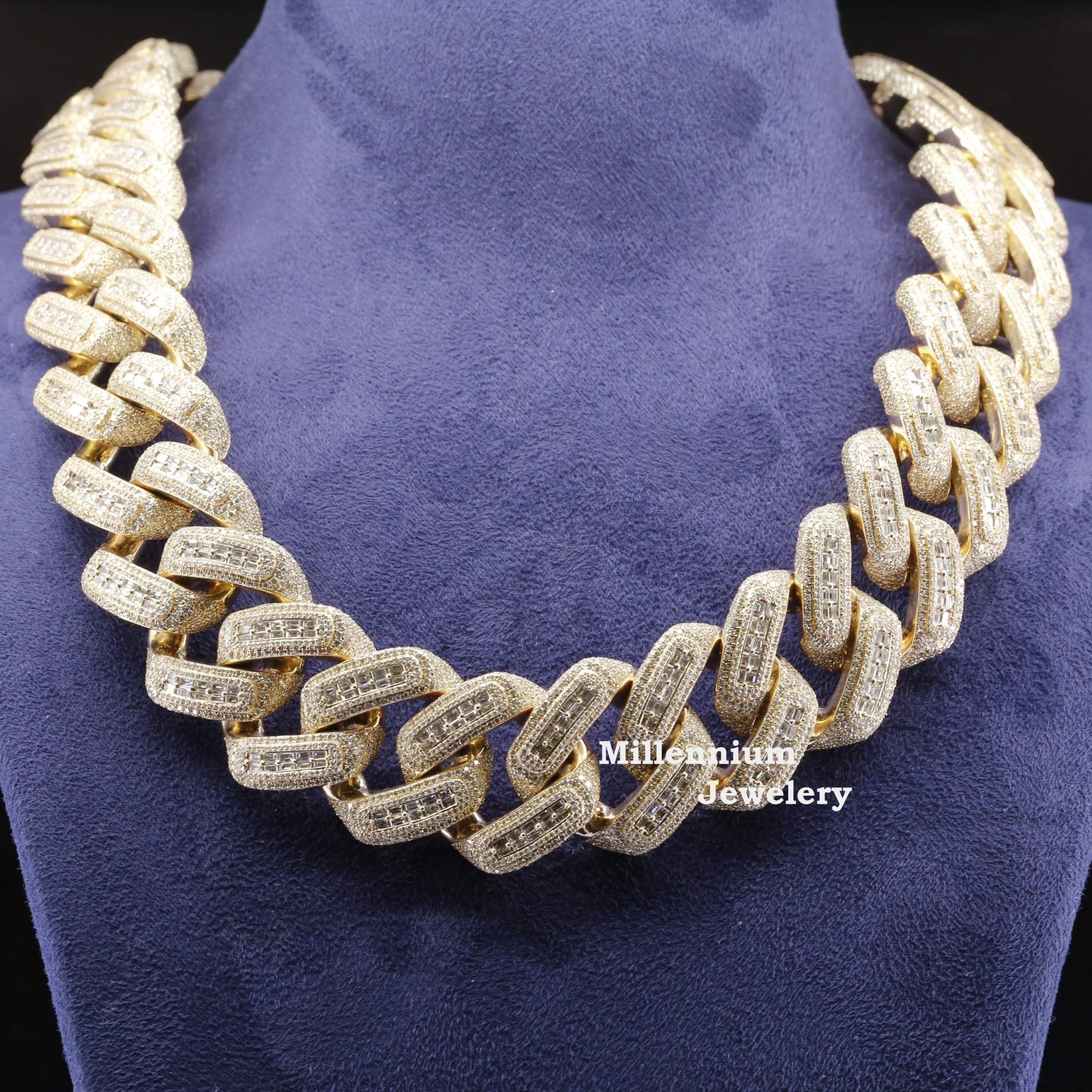https://cdn.shopify.com/s/files/1/0571/2825/5601/files/Y__MG_9509_copy_df6808b0-a5e2-4f7e-abae-b7450c7f8088.jpg?v=1722662715
