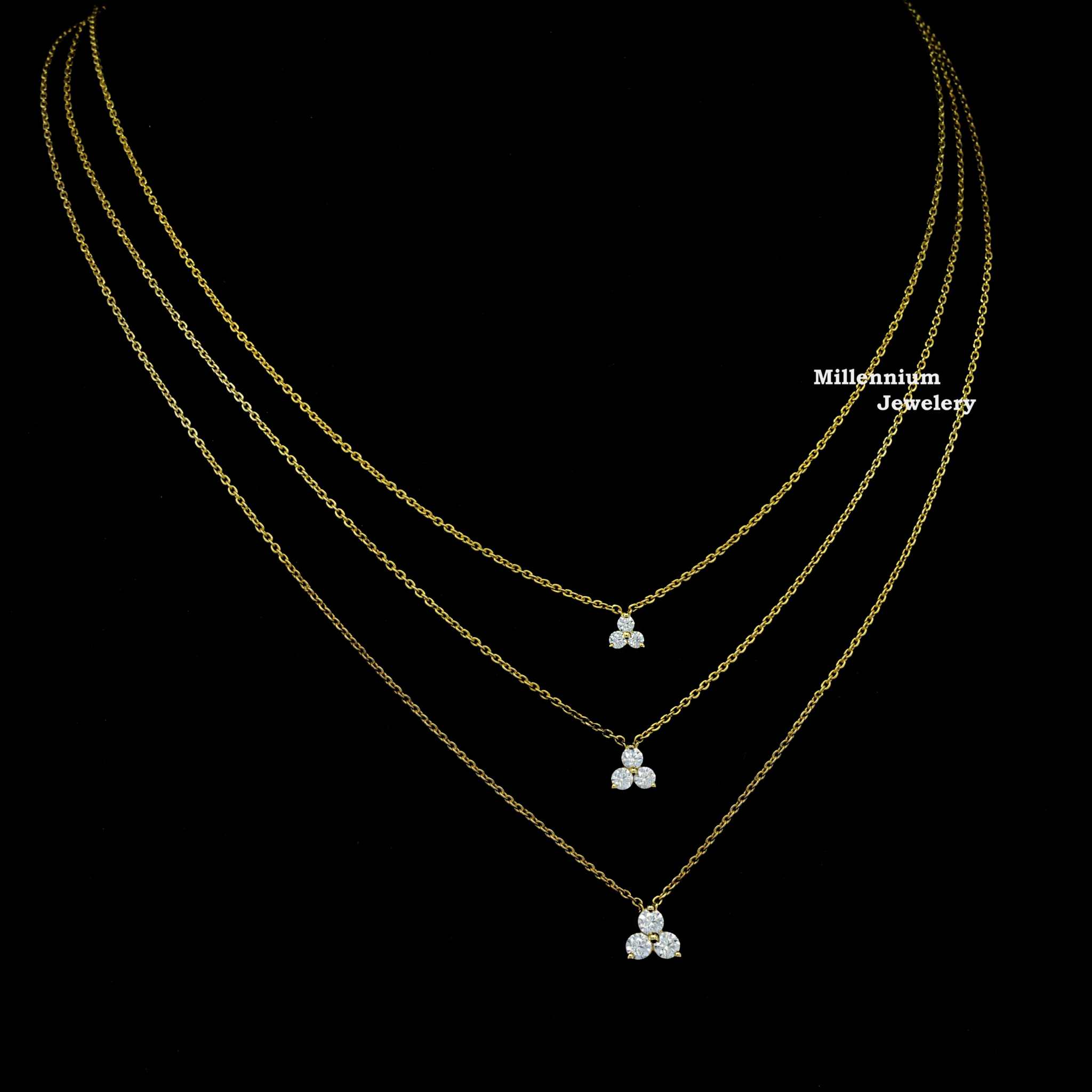 https://cdn.shopify.com/s/files/1/0571/2825/5601/files/moissanitependantnecklace3.jpg?v=1745048672