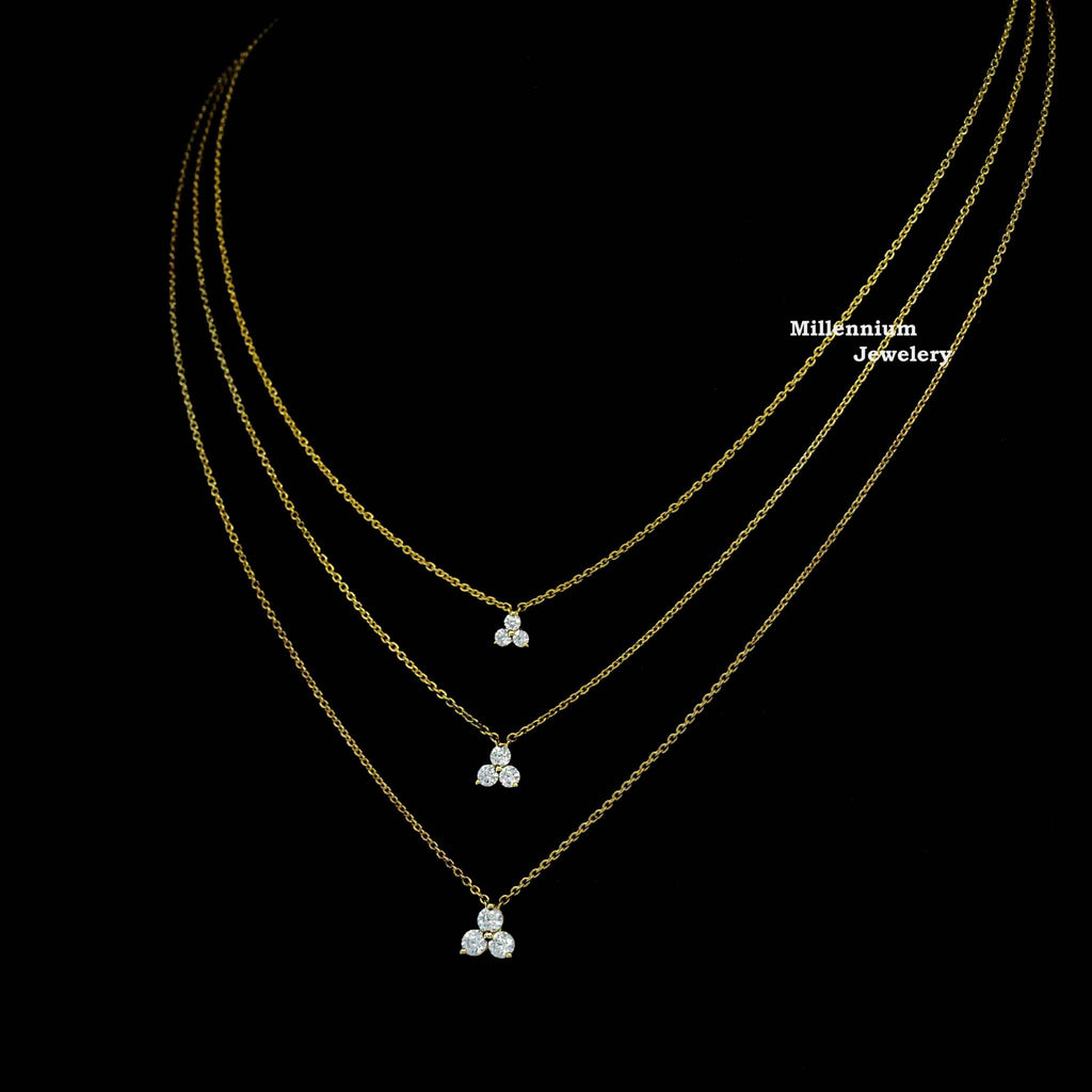 https://cdn.shopify.com/s/files/1/0571/2825/5601/files/moissanitependantnecklace4.jpg?v=1745048671