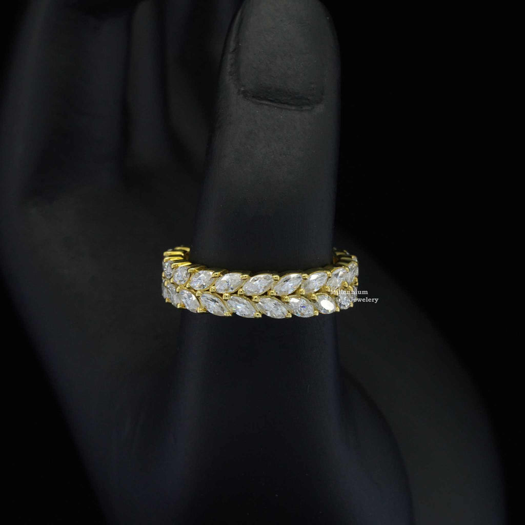 https://cdn.shopify.com/s/files/1/0571/2825/5601/files/moissanitering4_372f7ac3-848e-4c7f-b6c5-075d6c33d756.jpg?v=1744976660
